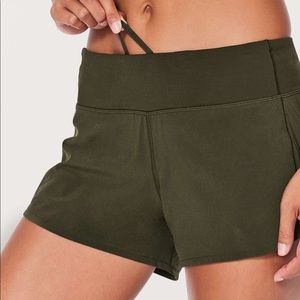 Army/dark green lululemon speed up shorts